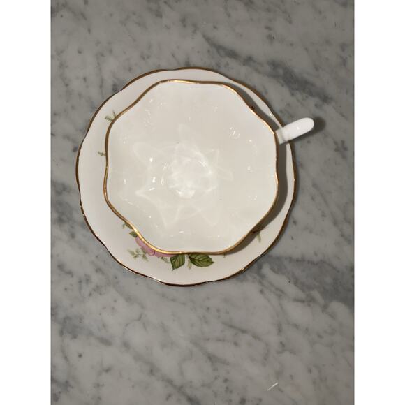 Queen Anne Roses Footed Cup & Saucer Set England - Picture 3 of 10